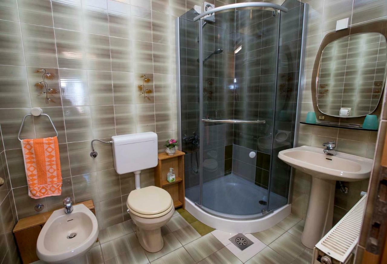 Apartmaji Karbic Postojna Exterior foto